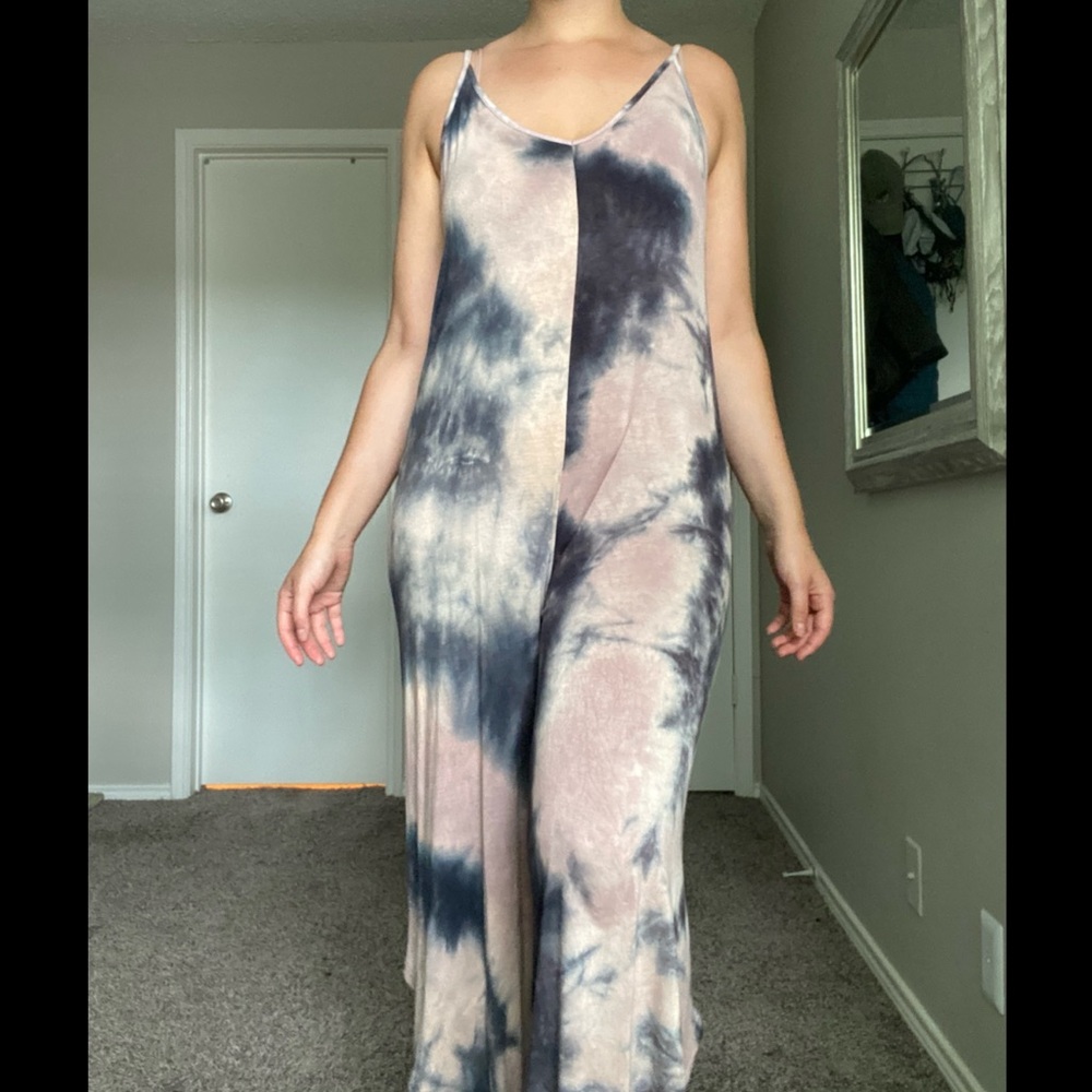 Tie-dye Jumpsuit. Loose-fit and super stretchy. Perfect for casual occasions. - Picture 9 of 15